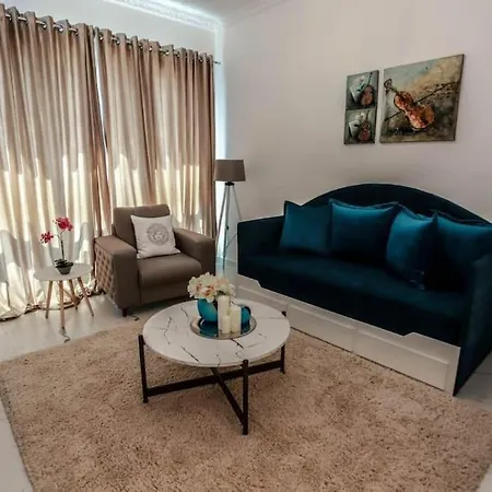 Luxurious At Square 21 Apartment *
