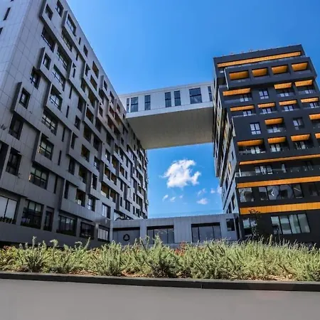 Apartment Luxurious At Square 21 Tirana