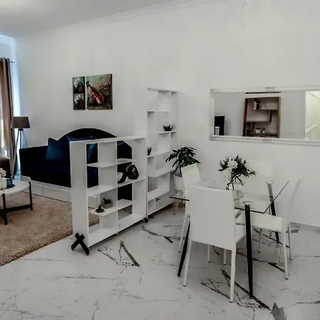 Luxurious At Square 21 Apartment *